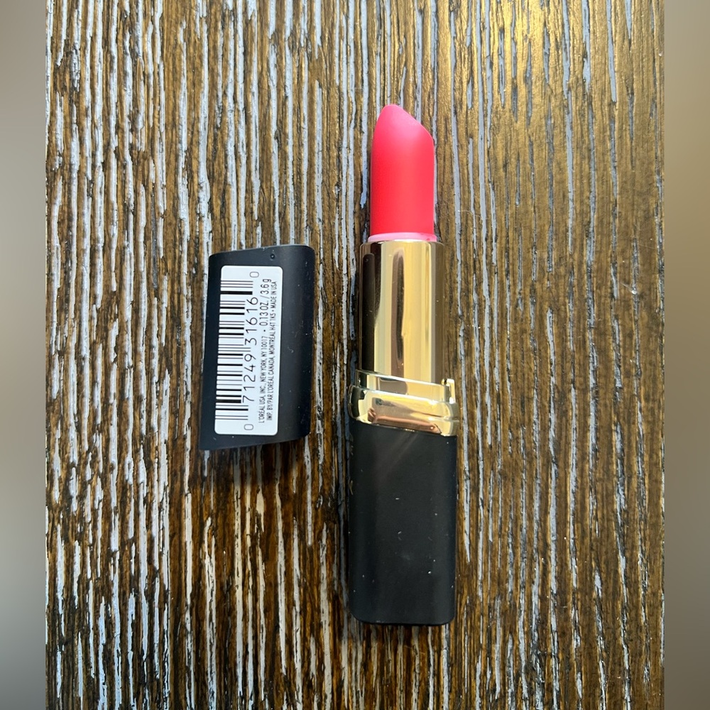 L’Oréal Blake’s Vibrant Pink Lipstick with Gold Accents